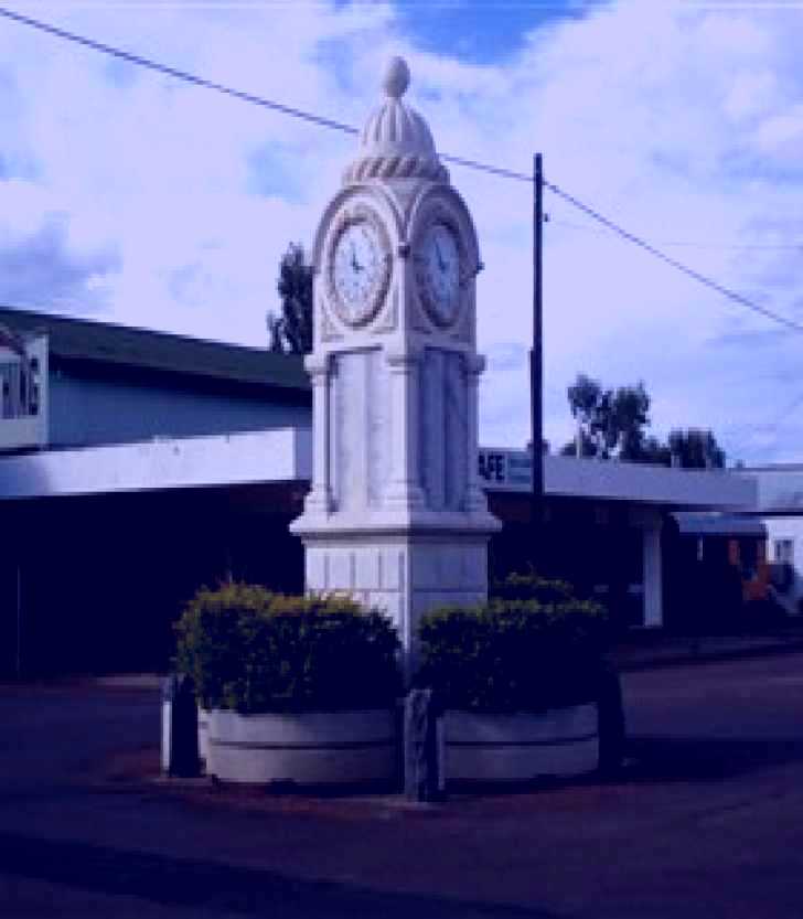 SubjectCoach | Barcaldine War Memorial Clock