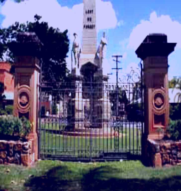 SubjectCoach | Cenotaph and Memorial Gates