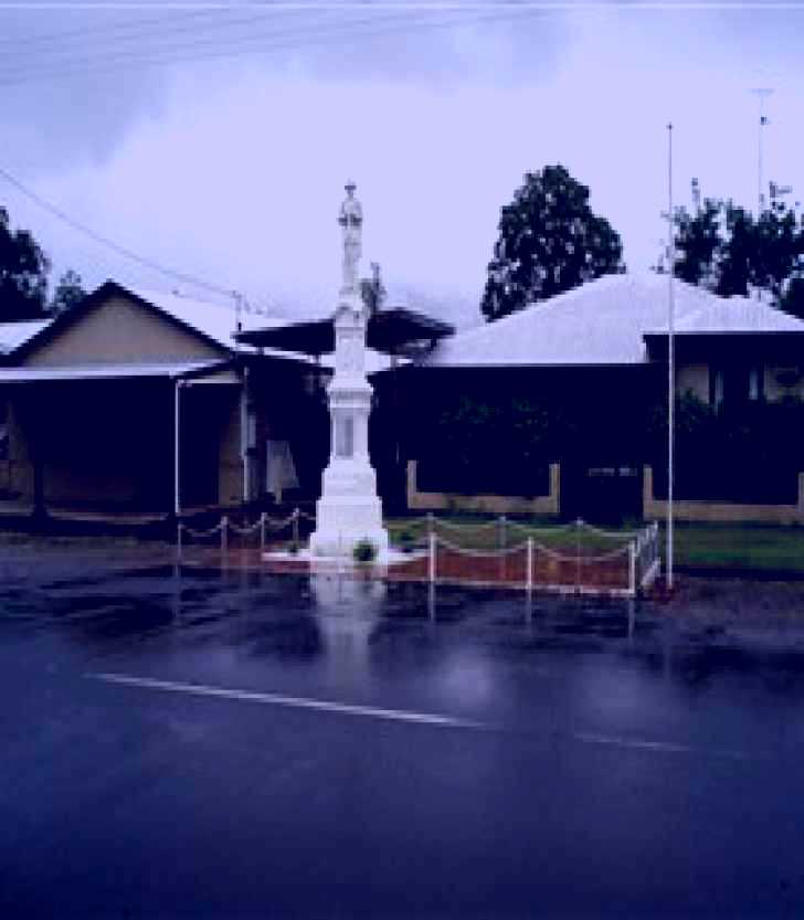 SubjectCoach | Finch Hatton War Memorial