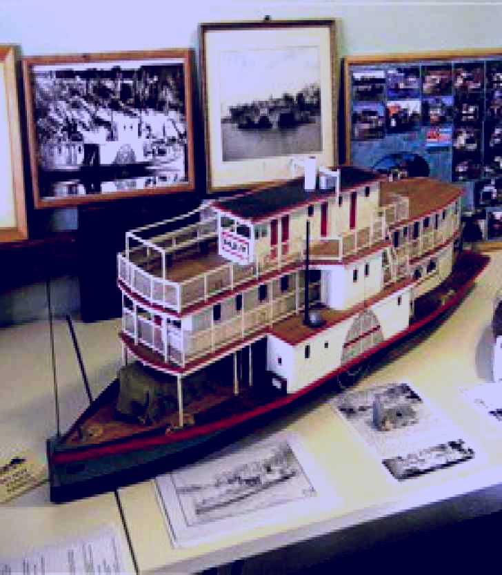 SubjectCoach | Wentworth Model Paddlesteamer Display