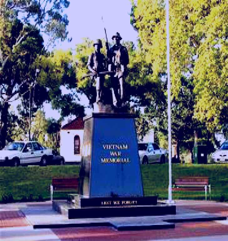 SubjectCoach | Vietnam War Memorial